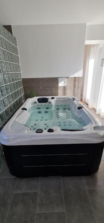 Le Pigeonnier Spa du Panty Gîte rural de charme Saint-Tricat Extérieur photo